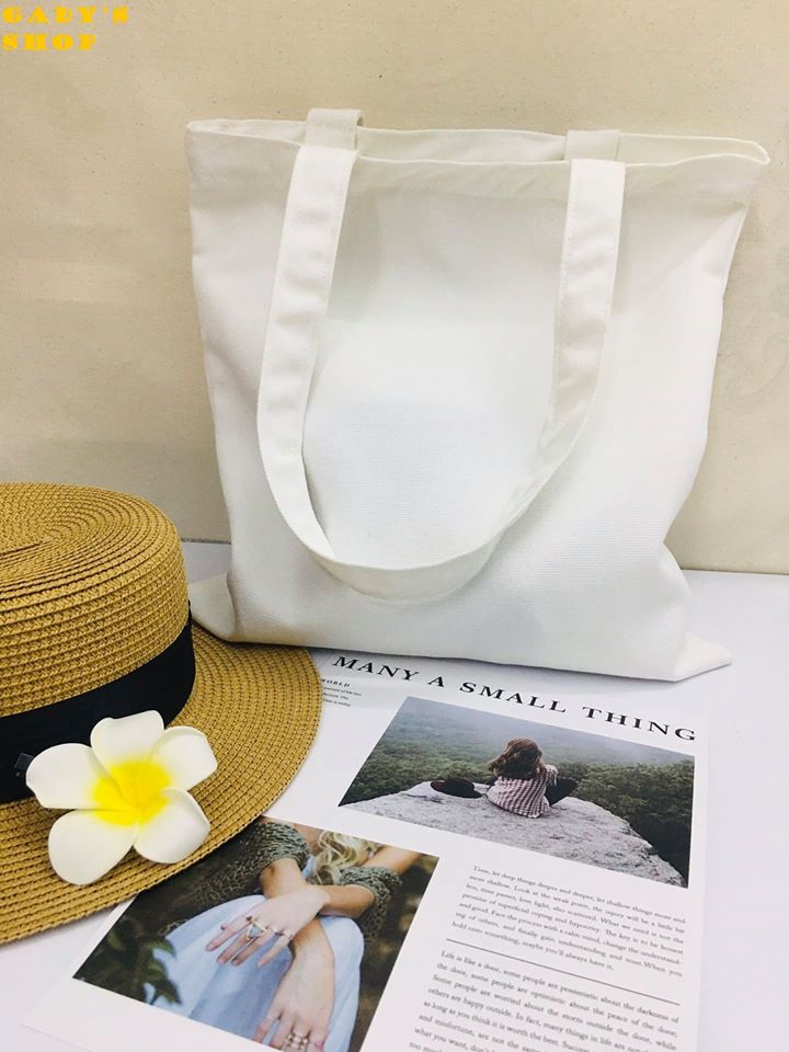 Túi vải bố trơn là chiếc túi có thể biến hóa với nhiều phong cách thời trang khác nhau và phù hợp mọi lúc mọi nơi