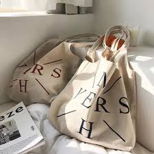 Túi vải bố vintage là một item vô cùng độc đáo, cho bạn chọn lựa theo sở thích của mình