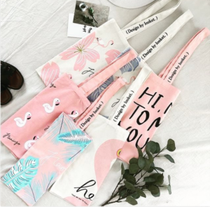 Thích hợp đi chợ, shopping hoặc chứa đồ dùng tại nhà, có thể dùng đựng sản phẩm hay quà tặng trong kinh doanh, bán hàng...