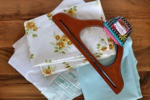 Các vật dụng cần chuẩn bị để may túi xách quai gỗ