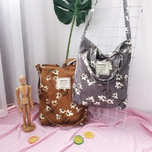Túi vải bố tạo sự kết nối giữa ngành bao bì thân thiện với môi trường với ngành thời trang bảo vệ môi trường, với nhiều kiểu dáng và họa tiết khác nhau