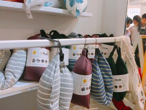 Nếu bạn đang tìm kiếm một đối tác sản xuất túi vải theo yêu cầu thì Trí Việt là nơi yên tâm để đặt hàng.