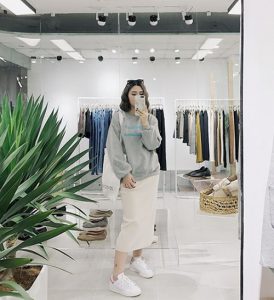 Khi thiết kế bao bì cho thương hiệu mới cũng cần cập nhật các xu hướng thiết kế về Font chữ, kiểu dáng cũng như màu sắc để phù hợp với xu thế của thị trường, thị hiếu của khách hàng.