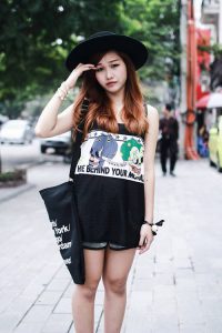 Mỗi công ty in ấn, bạn đặt in với số lượng càng lớn thì đơn giá lại càng giảm, nên cần cân nhắc số lượng in túi vải bố hợp lý cho mình.