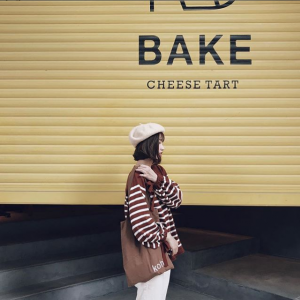 Các doanh nghiệp bắt đầu nắm bắt xu thế và tạo dựng, thiết kế cho mình những mẫu túi vải bố đẹp và ấn tượng nhất.