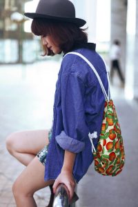 Những chiếc túi vải bố dây rút đang chiếm dần thị trường hiện nay. Thiết kế trẻ trung,năng động, gọn nhẹ, kiểu dáng sành điệu, phù hợp với các bạn trẻ.
