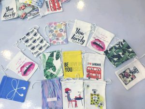 Với nguyên liệu từ sợi thiên nhiên nên túi vải bố rất an toàn với con người, thân thiện với môi trường và đặc biệt dễ dàng in ấn lên túi