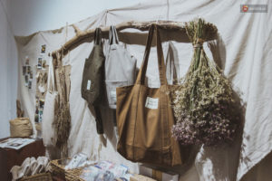 Túi vải bố với những tính năng vượt trội đem lại tiện ích cho người sử dụng với mức giá hợp lý
