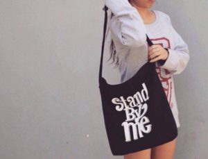 Túi vải bố được sự dụng khá phổ biến hiện nay trên thị trường do vải bố có tính chất rất bền, thấm hút chất lỏng, độ đàn hồi, căng ra, mềm mại, dai, đặc biệt là giá thành rẻ