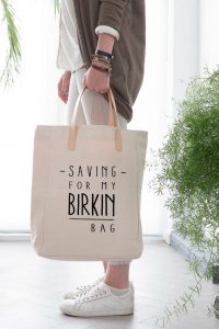 Việc lựa chọn những mẫu túi vải bố trong hoạt động kinh doanh có ý nghĩa quan trọng quyết định sự thành công của các doanh nghiệp.