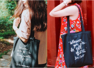 Sang trọng, nữ tính, phong cách cùng chiếc váy mang phong cách vintage với túi tote vải bố đơn giản