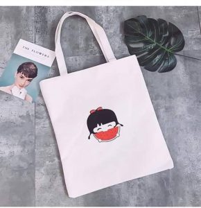 Đi bất cứ đâu chỉ cần túi vải bố kute này là mang được cả thế giới theo mà lại gọn gàng, cực iu.