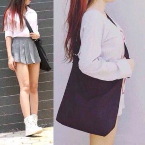 Túi vải bố đeo chéo phong cách thời trang cá tính, hiện đại không mang lại hữu ích cho người dùng mà còn giúp thương hiệu doanh nghiệp lan tỏa nhanh chóng.