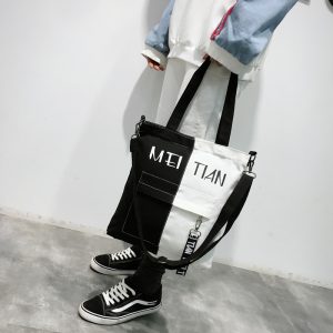 Túi tote vải bố mang lại phong cách sang trọng, cá tính, trẻ trung và năng động, tiện dụng