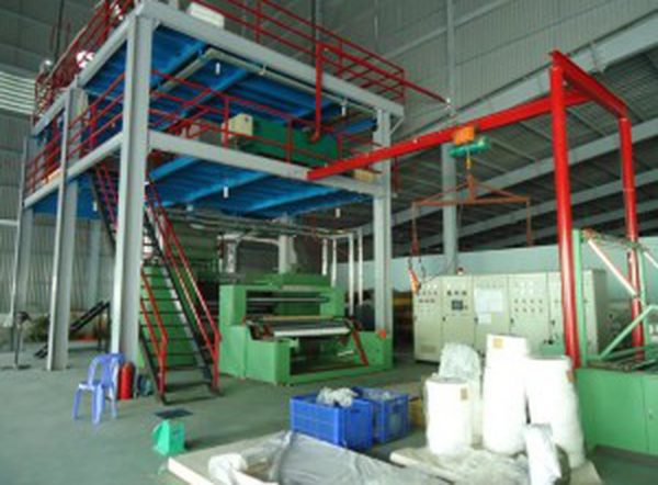 Quy trình sản xuất túi vải đay được thực hiện theo trình tự và kiểm tra từng công đoạn để đảm bảo tính chất lượng.