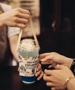 Việc sử dụng quai vải bố đựng trà sữa thay thế cho các túi là hành động thiết thực góp phần bảo vệ môi trường sống.