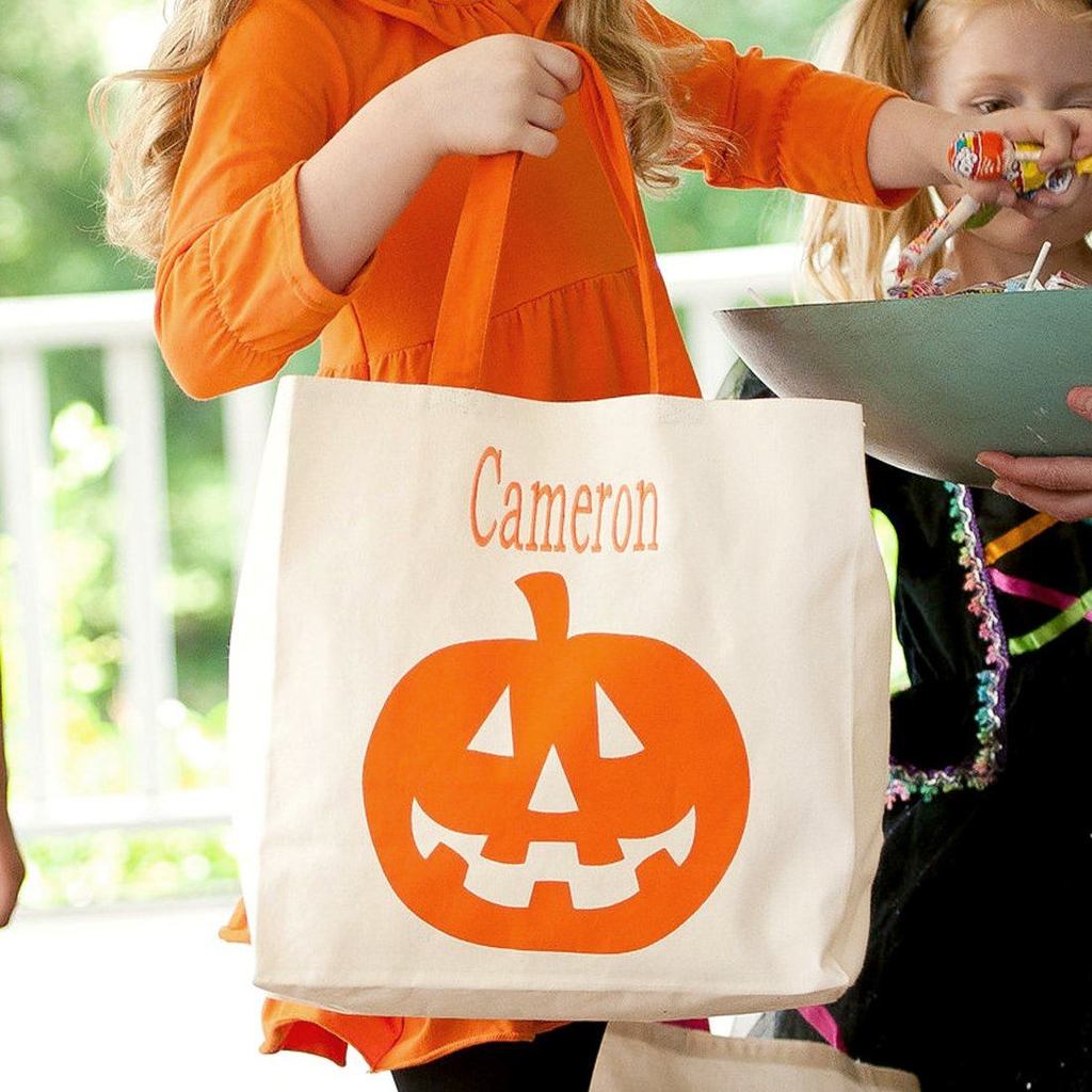 Túi vải bố halloween được làm từ vải bố chất lượng cao, thân thiện với môi trường, không ảnh hưởng đến sức khỏe người tiêu dùng.