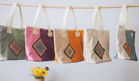 Túi vải đay thổ cẩm Trí Việt- Màu sắc đa dạng, kích thước tương đối, giá xuất xưởng