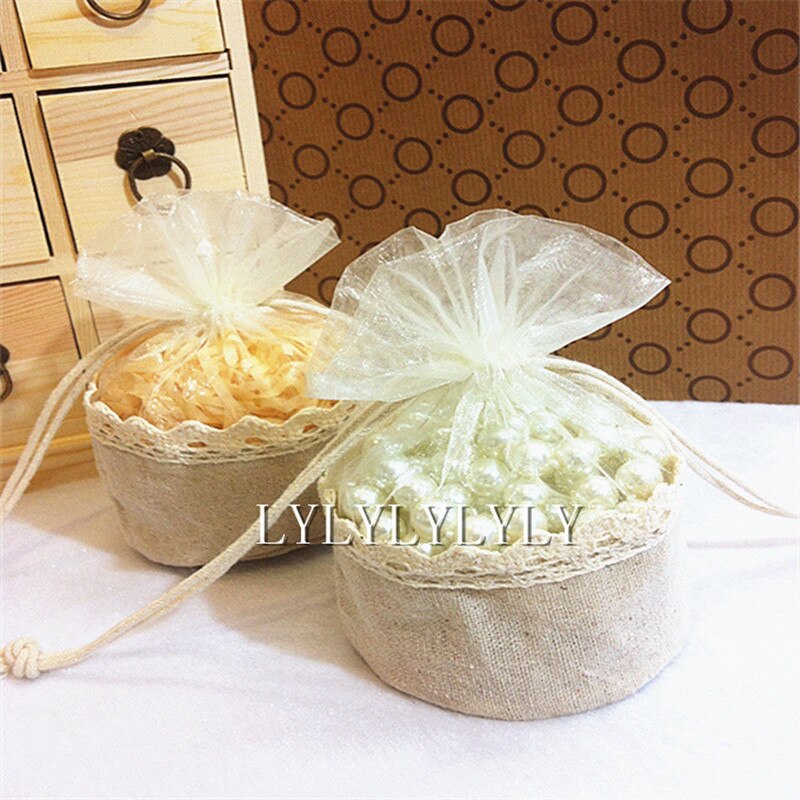 Túi vải đay đựng bánh kẹo rất đẹp mắt, đảm bảo vệ sinh và sang trọng.