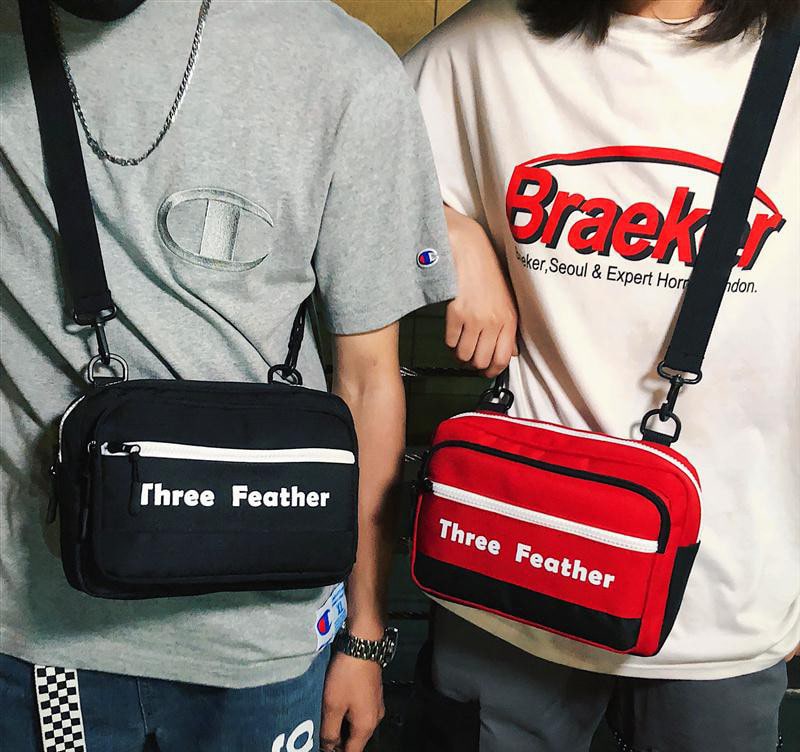 Trong thế giới thời trang thì chiếc túi vải bố đeo chéo unisex luôn chiếm một vị trí quan trọng.
