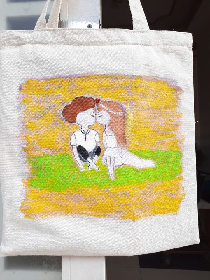 Với những ai thích sáng tạo thì canvas bags trơn sẽ là chiếc túi đáng mua nhất trong bộ sưu tập.