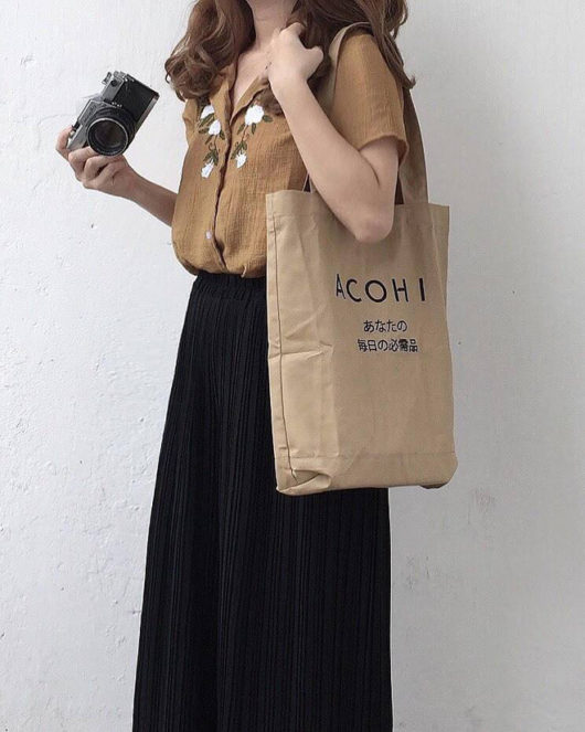 Chiếc túi được thiết kế đơn giản nhưng cũng không kém phần thời trang sẽ là sự lựa chọn hoàn hảo