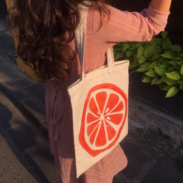 Việc sở hữu những chiếc canvas bag với giá siêu sốc là điều khách hàng nào cũng muốn