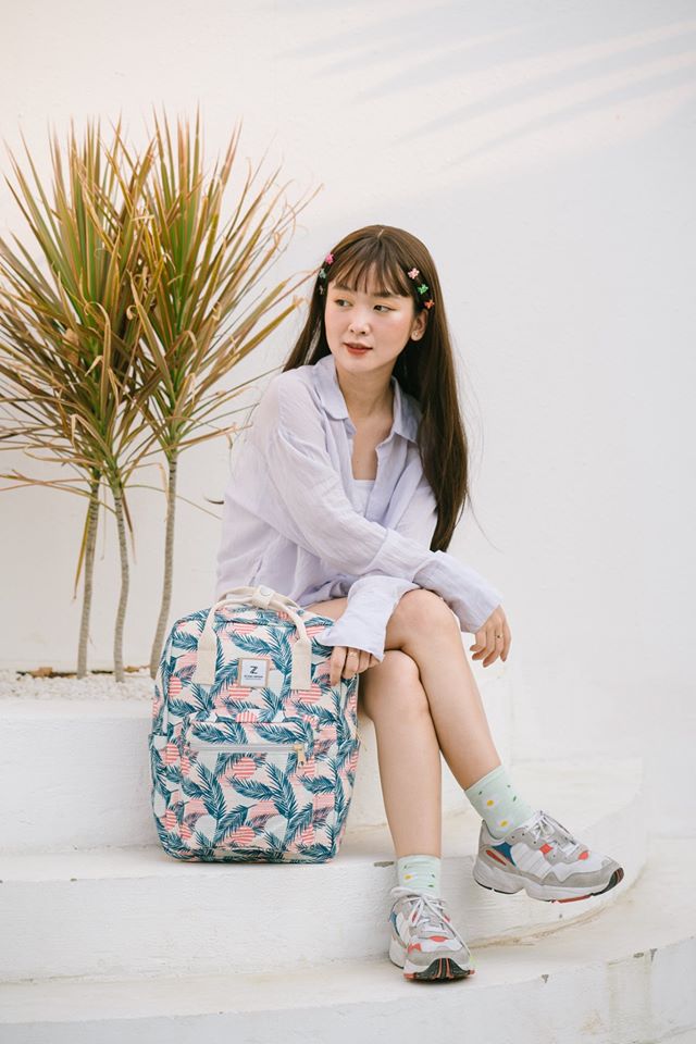 Balo canvas với màu sắc ấn tượng, mang đến cho bạn một item vô cùng độc đáo, cho bạn chọn lựa theo sở thích của mình