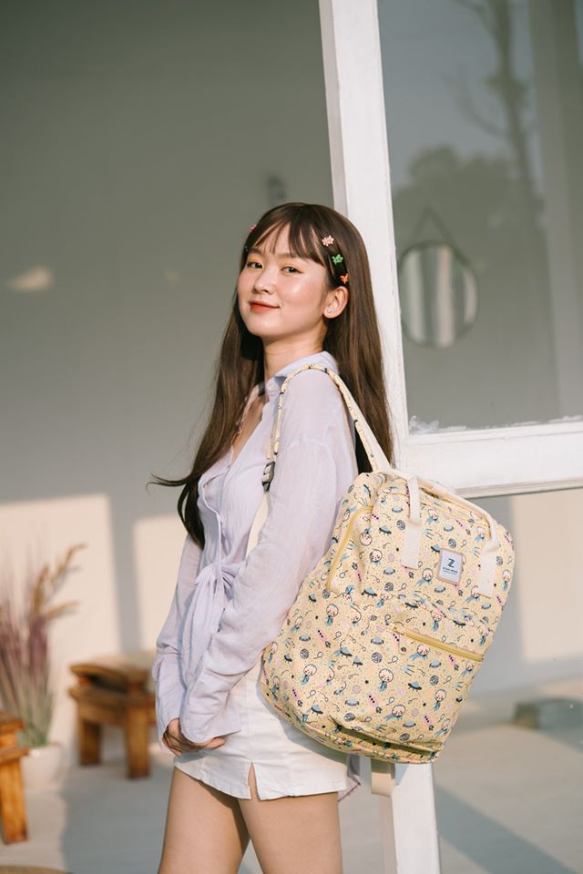 Thao tác sử dụng dễ dàng, cất giữ đơn giản, kiểu dáng hiện đại, tiện dụng balo canvas giúp bạn đựng được nhiều vật dụng mỗi khi ra ngoài.
