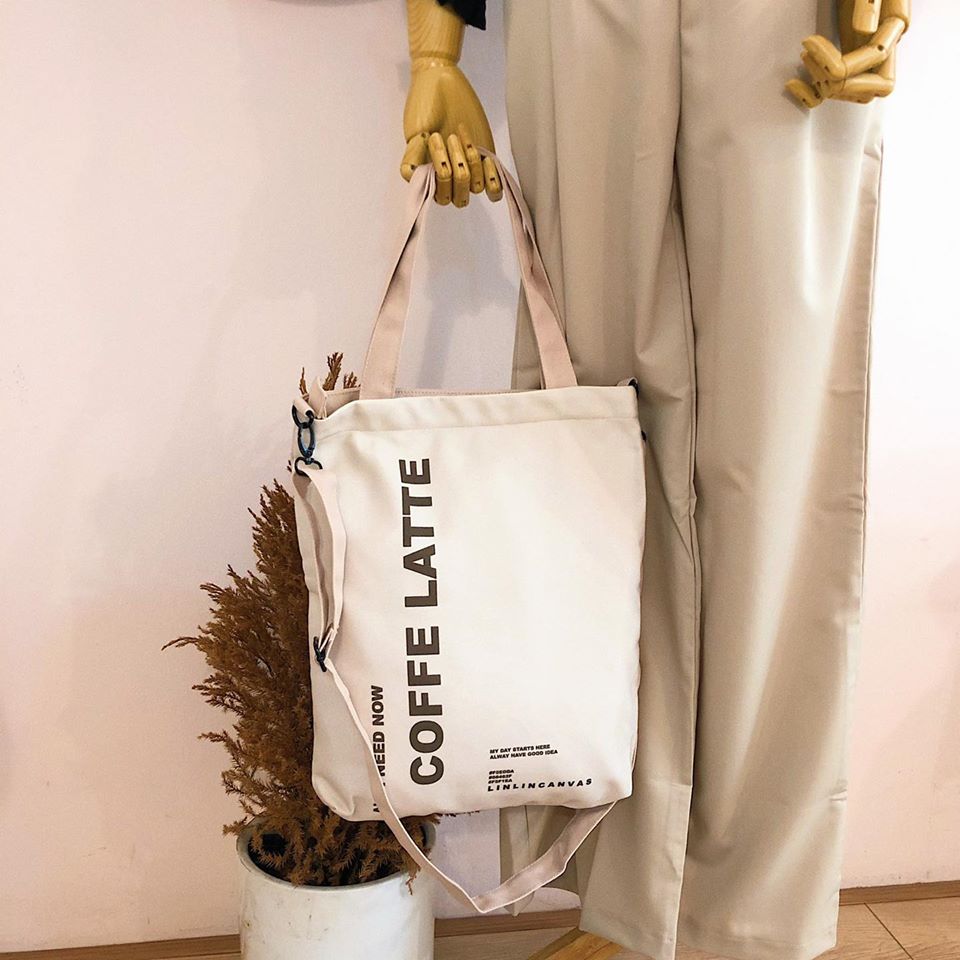 Canvas bag 3 cách đeo trong 1 chiếc túi là một chiếc túi đa-zi-năng bởi bạn có thể áp dụng nó với nhiều xtyle, nhiều hoàn cảnh khác nhau một cách linh hoạt