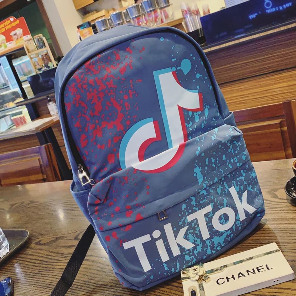 Balo canvas Tik Tok là phụ kiện thời trang vừa tiện ích vừa sành điệu