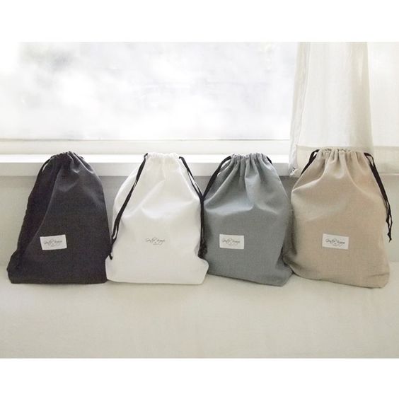 Thay đổi màu sắc của chiếc túi xách vải canvas giúp bạn khẳng định được chất riêng của mình