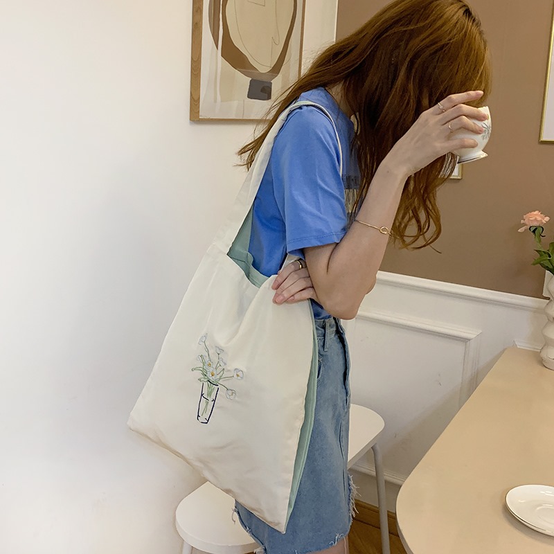 Túi vải canvas Trí Việt giá rẻ, chất lượng cùng đồng hành với xu hướng mới