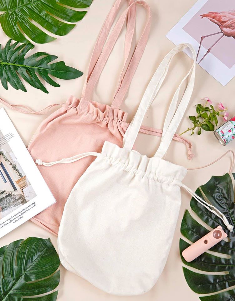Nếu là tín đồ túi tote canvas hoặc đơn giản bạn yêu thích cái đẹp và sự đơn giản - tiện dụng thì không thể bỏ qua hotitem này