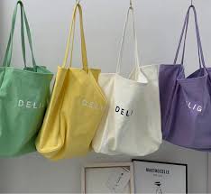 Mỗi hình dáng túi vải canvas mang đến một giá trị sử dụng khác nhau cũng như mang lại hiệu ứng hình ảnh không giống nhau