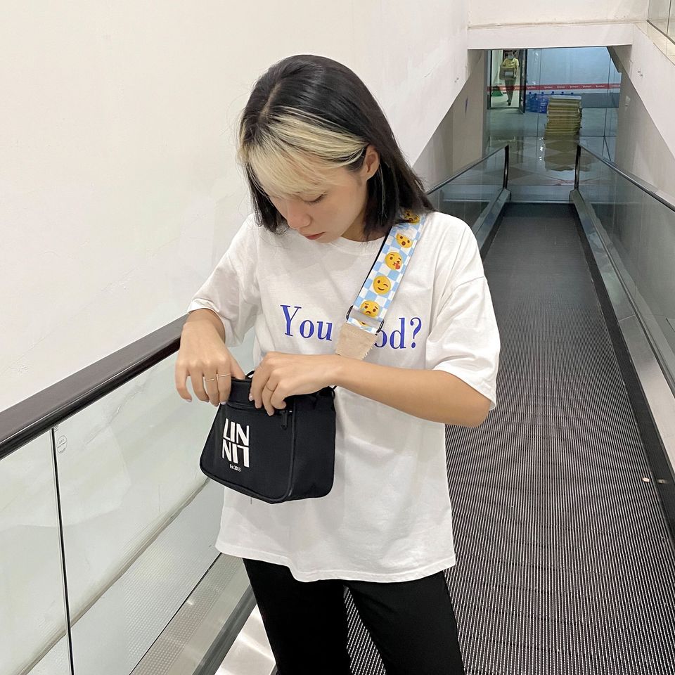 Với mẫu túi này vừa tiện dụng mang cho bạn sự thoải mái vừa mang lại cho bạn phong cách thời trang của riêng bạn.