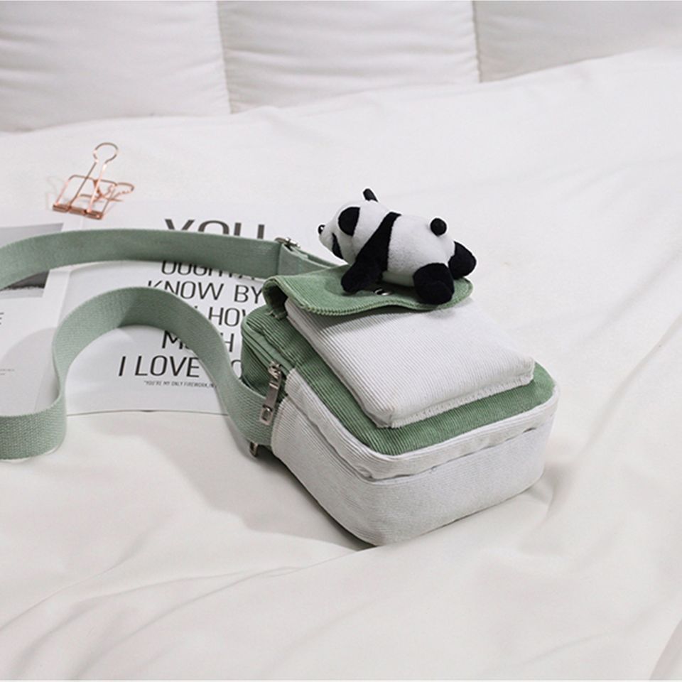 Khi đi ra đường thì bạn không thể thiếu một chiếc túi đeo chéo canvas mini