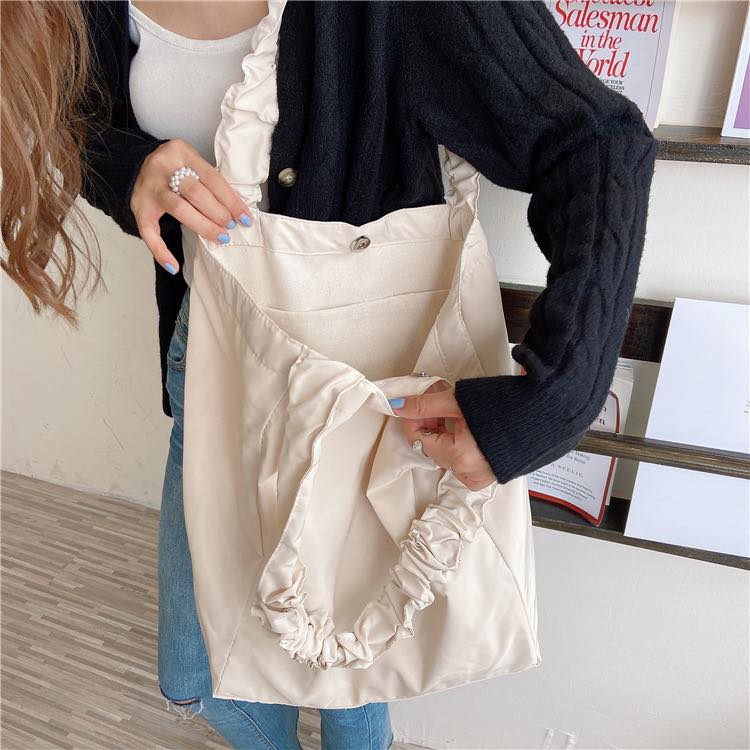 Túi xách vải canvas dây nhún là dòng sản phẩm vượt trội về chất lượng lẫn kiểu dáng, mẫu mã