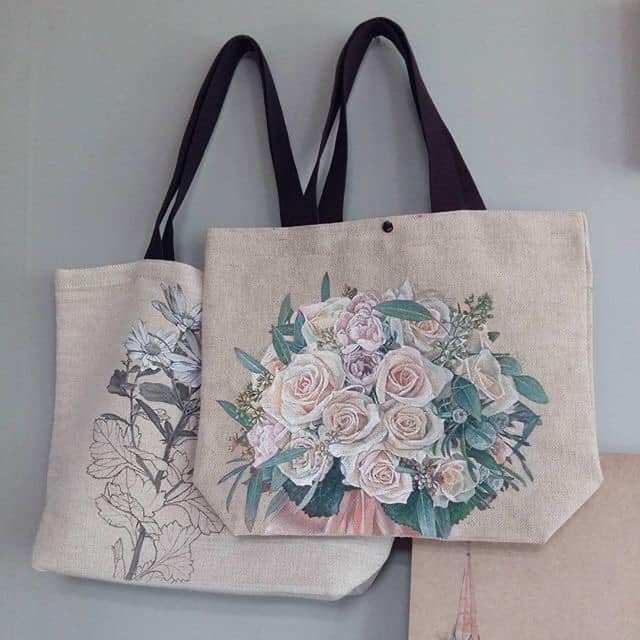 Những chiếc túi canvas phiên bản giới hạn gây ấn tượng cho bạn bè và mọi người xung quanh