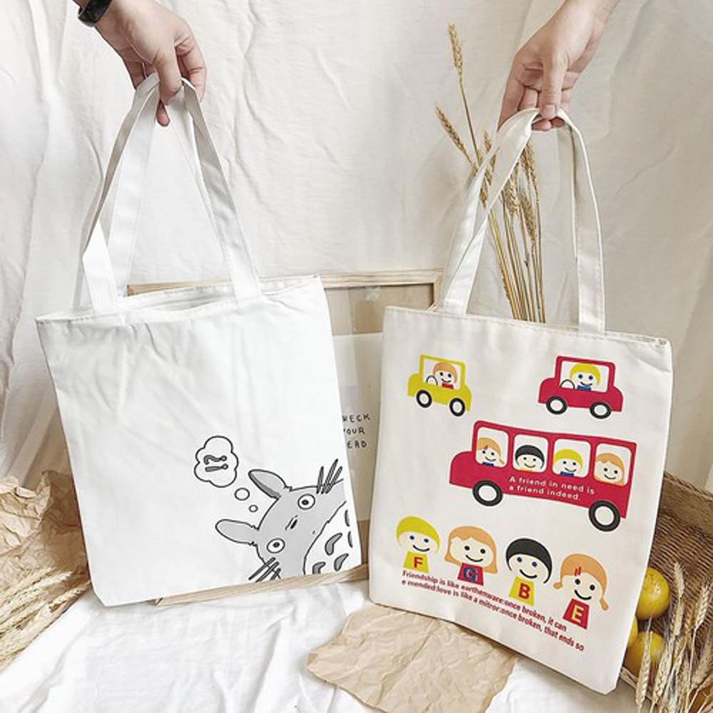 Các họa tiết khác nhau sẽ nổi bật hơn trên nền túi canvas trắng,