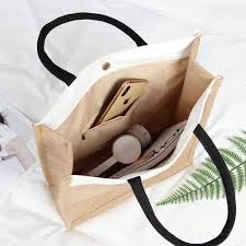 Vi khuẩn trong túi xách vải bố càng tăng lên khi những vật dụng trong túi cũng góp phần sinh ra mầm bệnh vô hình