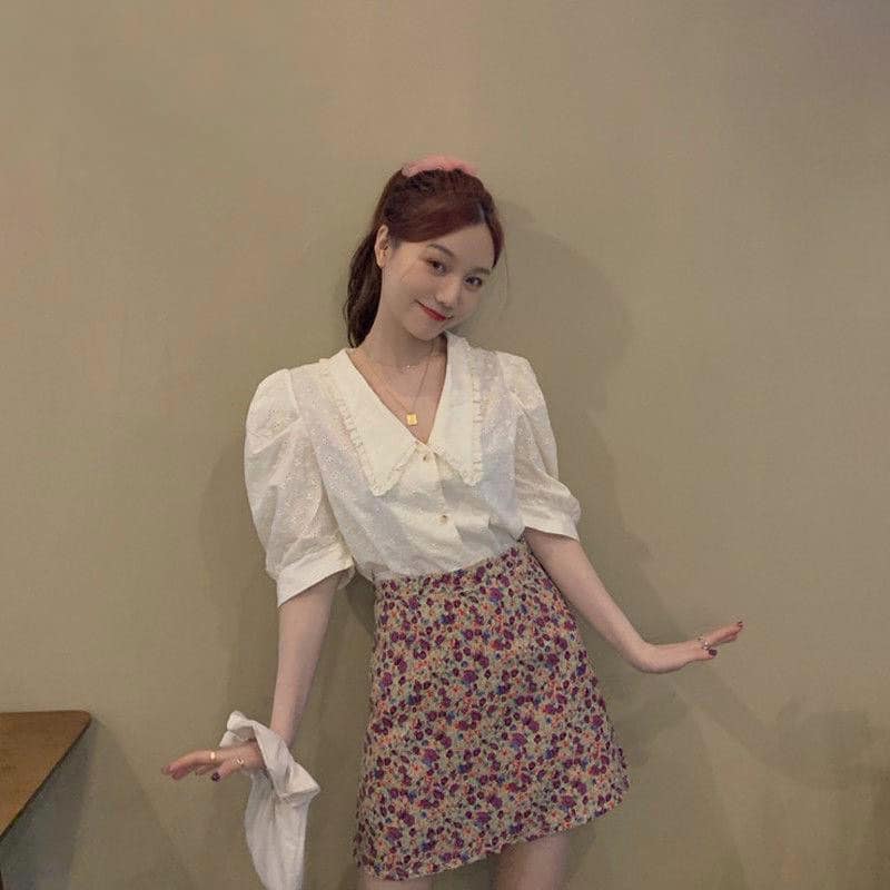 Với chiếc túi xách tay canvas quai nhún mini đa năng, tiện dụng này bạn sẽ luôn là người nắm bắt mọi xu hướng