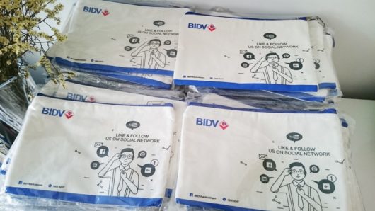 Túi vải bố ngân hàng ngày càng được các chi nhánh, phòng giao dịch ngân hàng sử dụng nhiều, túi kiểu dáng sang trọng, và khả năng chịu lực tốt.