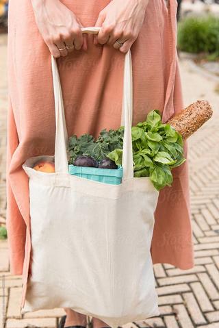 Túi tote canvas là còn một chiếc túi rất đa năng trong cuộc sống