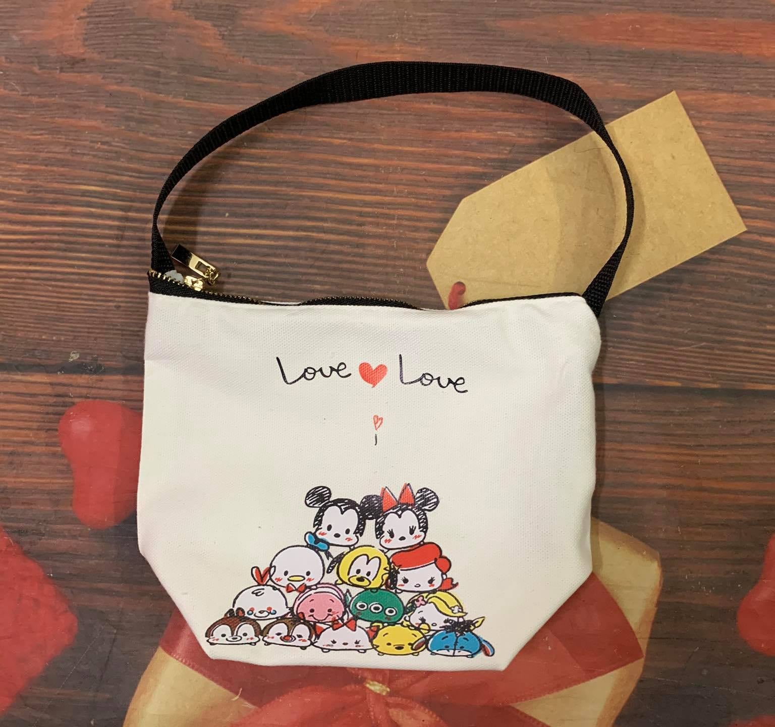 Túi vải canvas in hình các nhân vật hoạt hình disney là phụ kiện dành cho những ai ưa thích gu thời trang mang tính ứng dụng cao.