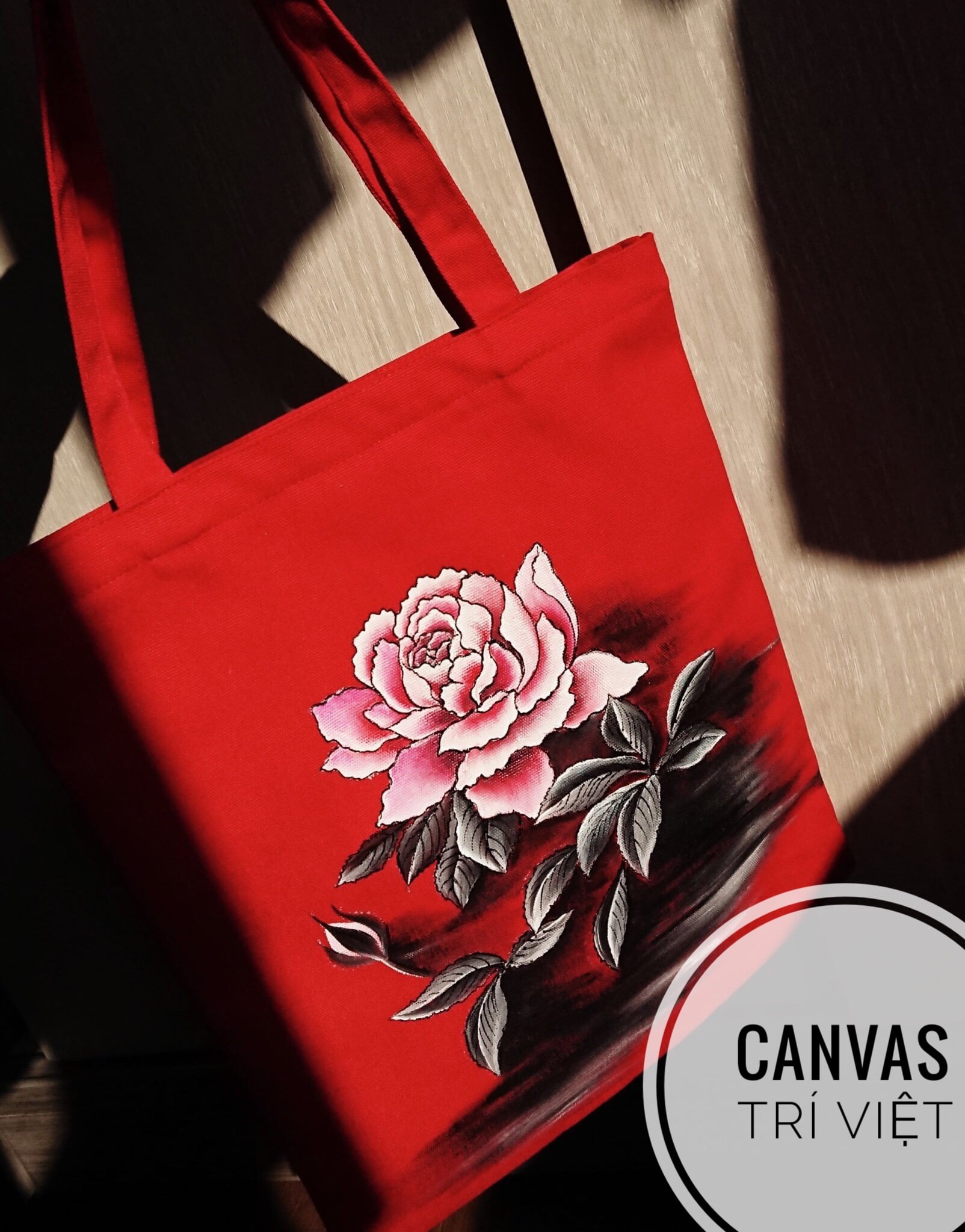 Các ý tưởng sáng tạo, các hình ảnh, câu chữ sẽ nổi bật trên chiếc túi canvas trơn xinh xắn, tiện ích