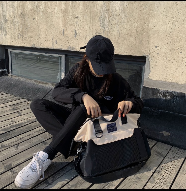 Túi vải canvas chống nước thích ứng cao với nhiều môi trường, điều kiện sử dụng khác nhau mang lại tiện ích cho người dùng.