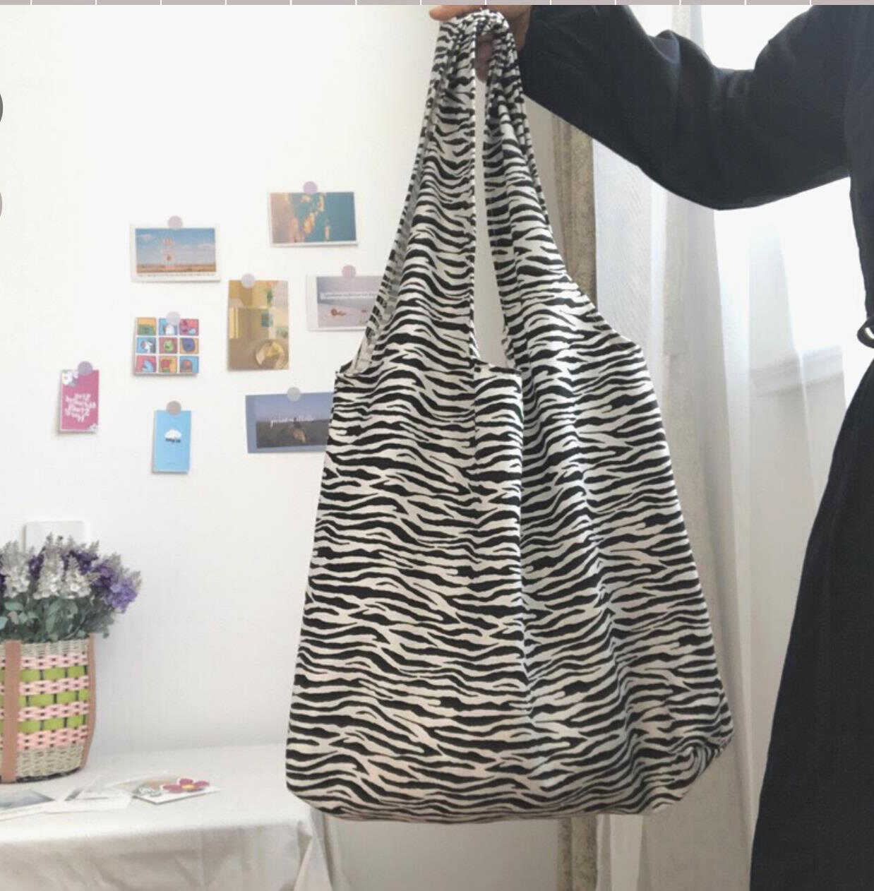 Cơ sở sản xuất túi vải Trí Việt hứa hẹn sẽ mang đến cho bạn những phong cách, cá tính rất riêng, đơn giản nhưng sành điệu và thời thượng