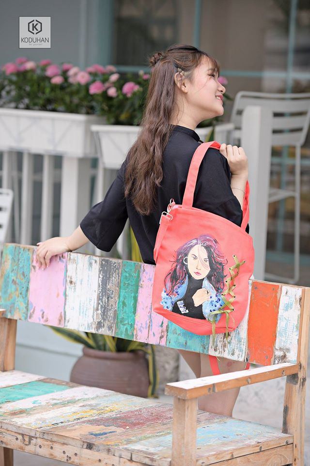 Túi canvas trơn handmade là một phụ kiện thời trang đặc biệt mà chỉ mình bạn sở hữu nếu sáng tạo cho nó theo một ý tưởng mới lạ.